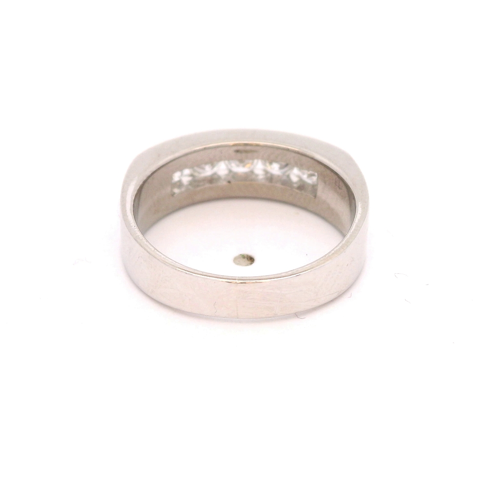 Anillo de Oro Blanco 18K Cintillo con 5 Diamantes