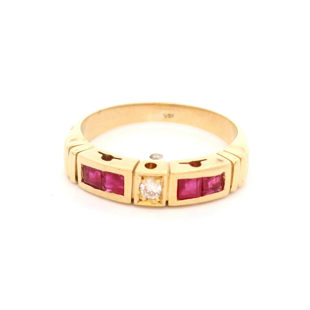 Anillo de Oro Amarillo 18K Cintillo con Rubíes y Diamante