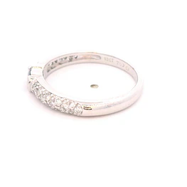 Anillo de Oro Blanco 18K Solitario Pavé con Zafiro y 30 Diamantes