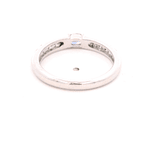 Anillo de Oro Blanco 18K Solitario Pavé con Zafiro y 30 Diamantes