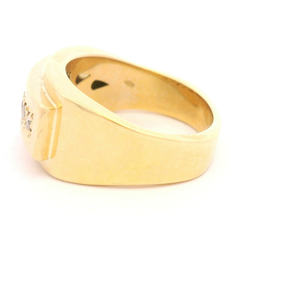 Anillo de Oro Amarillo 18K Sello Rectangular con 6 Diamantes