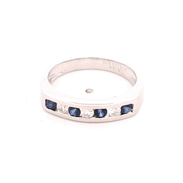 Anillo de Oro Blanco 18K Cintillo con Diamantes y Piedras Azules