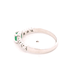 Anillo de Oro Blanco 18K Solitario Pavé Rodinado con Diamantes y Piedra Verde