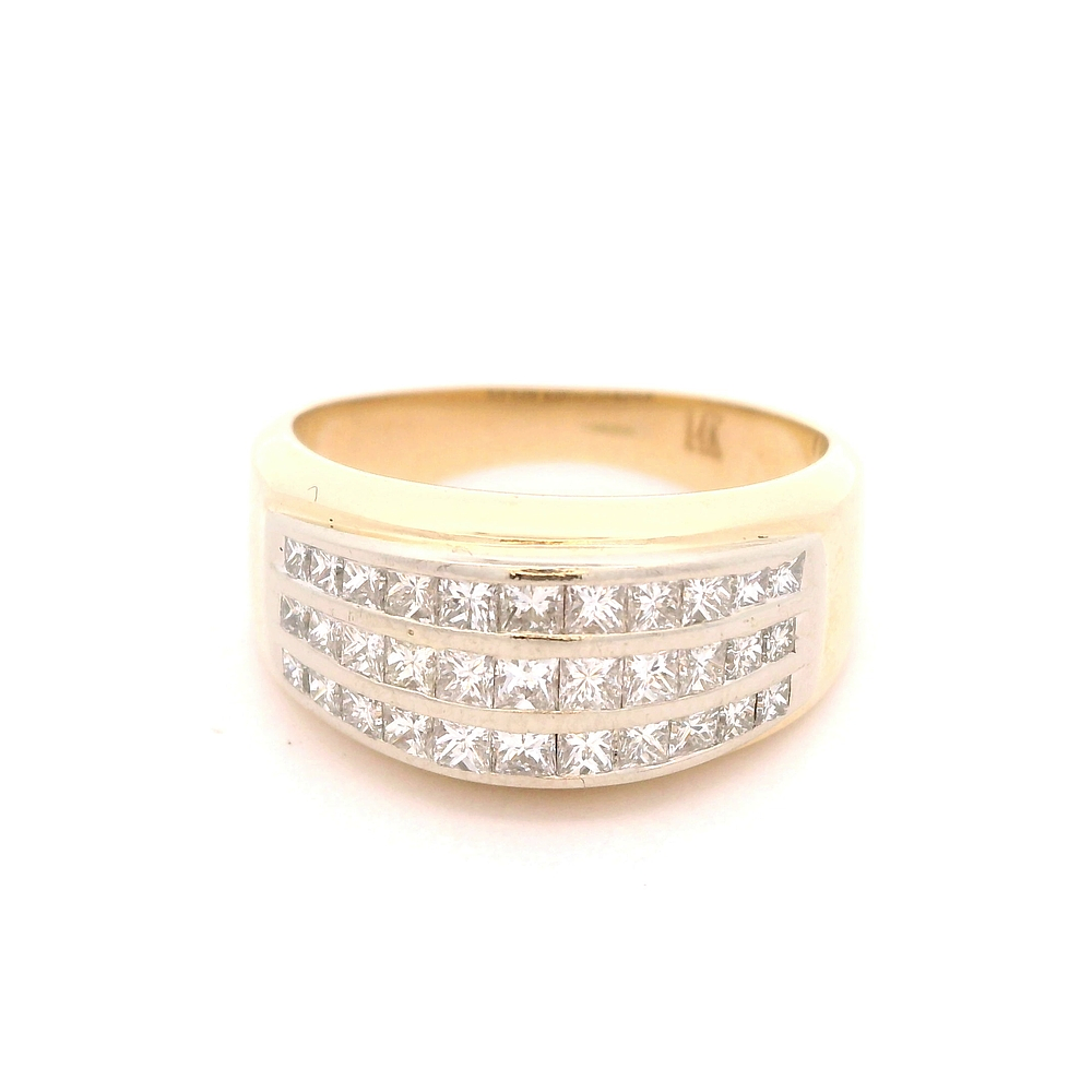 Anillo de Oro Amarillo 14K Sello con 33 Diamantes Corte Princess