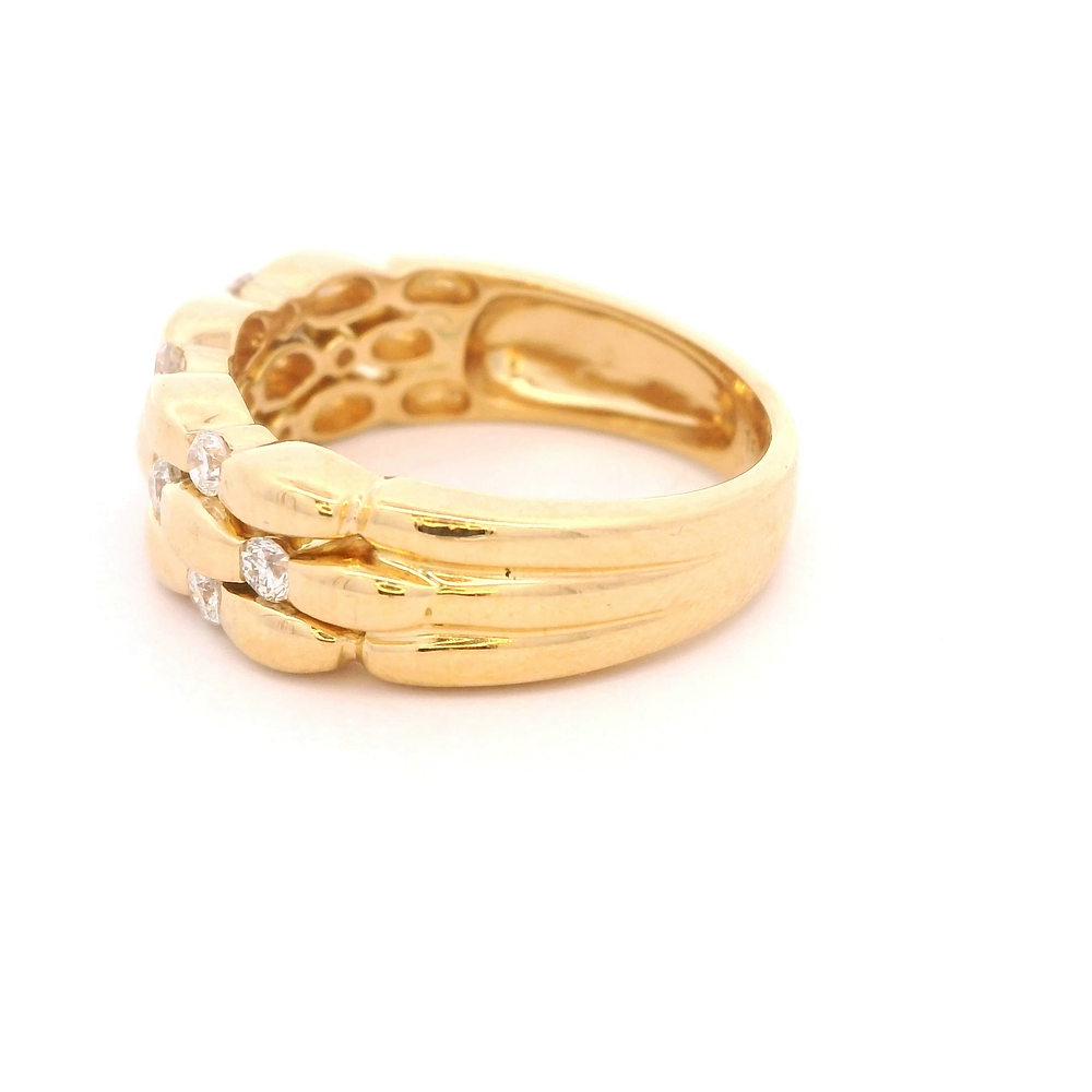 Anillo de Oro Amarillo 18K Cintillo Calado Ovalado con 10 Diamantes