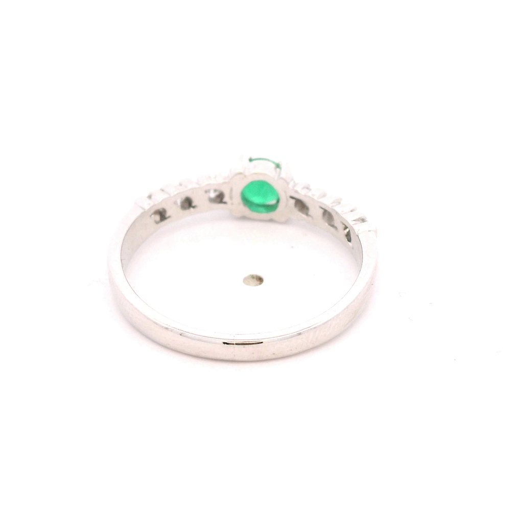 Anillo de Oro Blanco 18K Solitario Pavé Rodinado con Diamantes y Piedra Verde