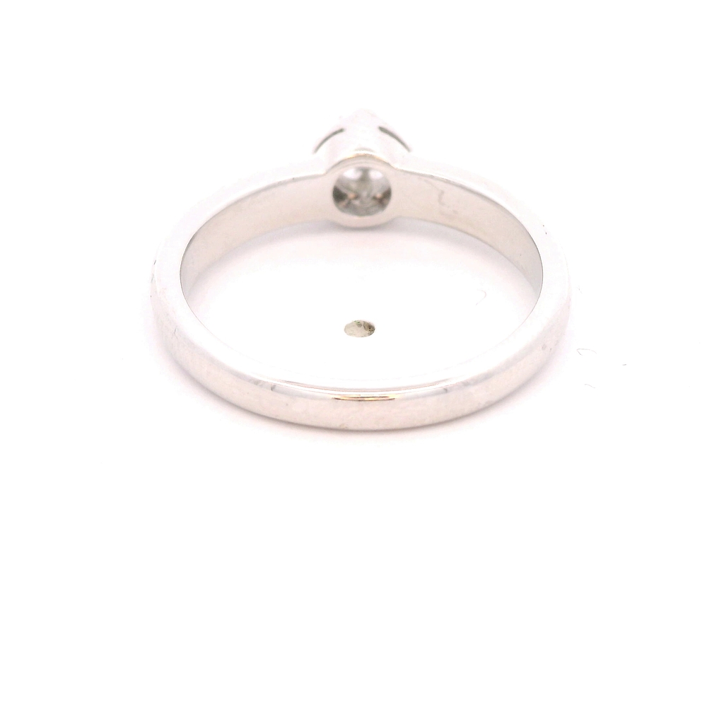 Anillo de Oro Blanco 18K Solitario Pavé Rodinado con Diamante 0,15 ct