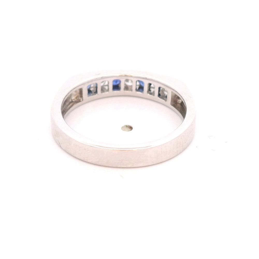 Anillo de Oro Blanco 18K Cintillo con Diamantes y Piedras Azules