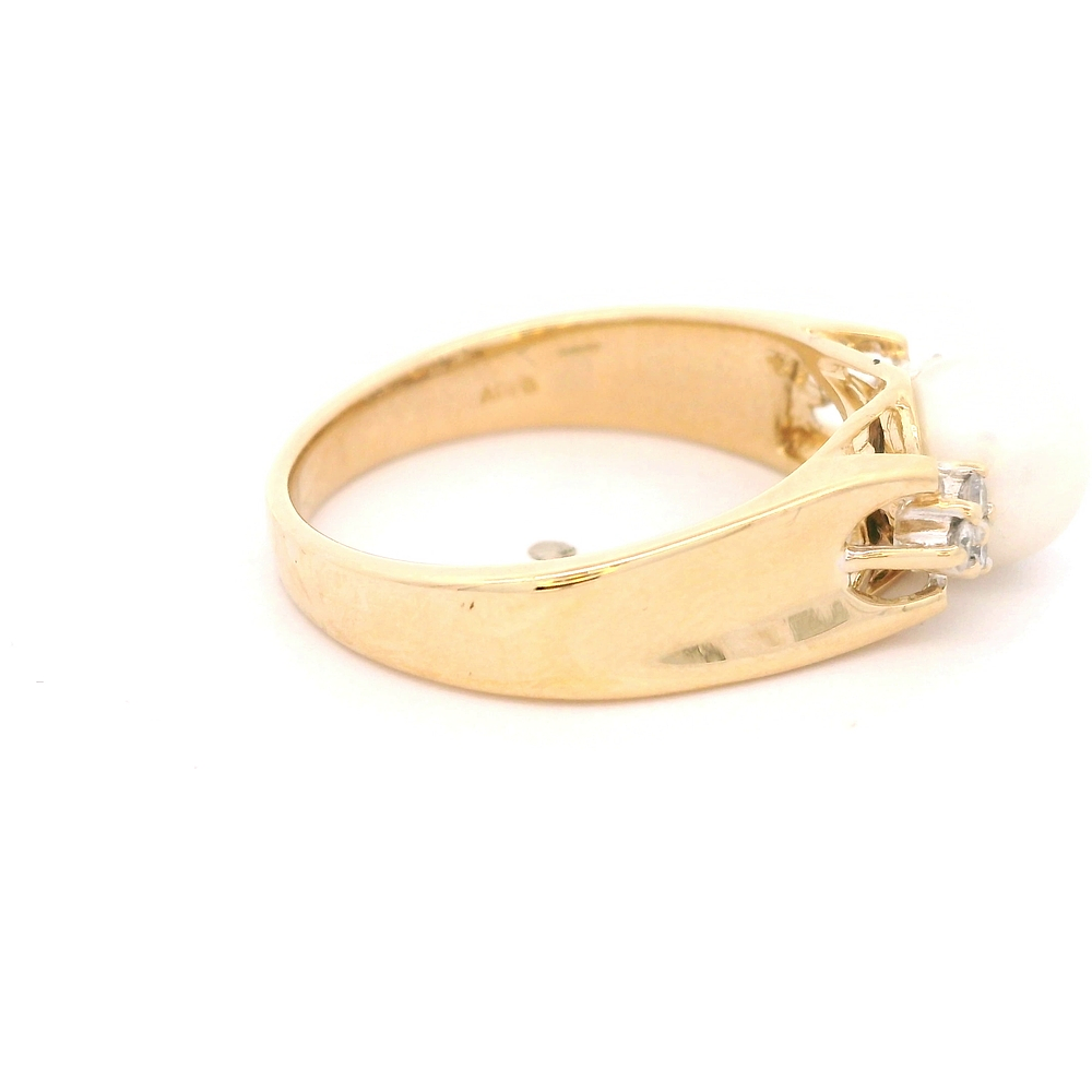 Anillo de Oro Amarillo 14K Solitario con Perla y Diamantes
