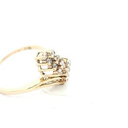 Anillo de Oro Amarillo 10K Crossed Calado con 16 Diamantes