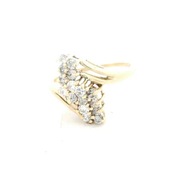 Anillo de Oro Amarillo 10K Crossed Calado con 16 Diamantes