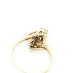 Anillo de Oro Amarillo 10K Crossed Calado con 16 Diamantes