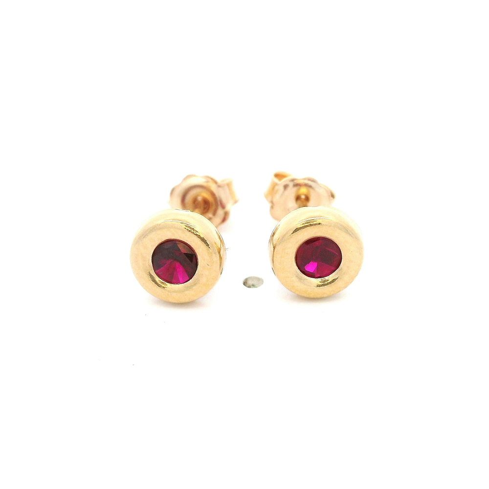 Aros De Oro Amarillo 18K Punto De Luz Fucsia 