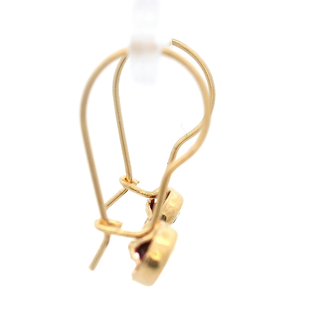 Aros De Oro Amarillo 18K Punto De Luz Fucsia