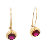 Aros De Oro Amarillo 18K Punto De Luz Fucsia