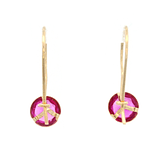 Aros De Oro Amarillo 18K Punto De Luz Fucsia