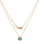 Cadena de Oro Amarillo 18K Rolo con Halo, 1 Piedra Verde y Micropiedras Incoloras