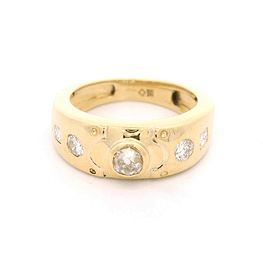 Anillo de Oro Amarillo 18K Semi Bombé con Diamantes y Diamante Corte Antiguo