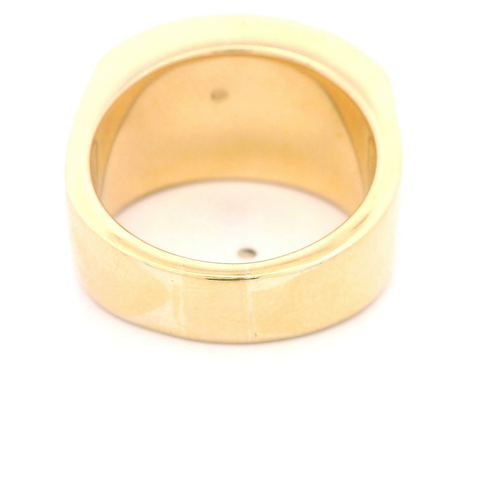 Anillo de Oro Amarillo 18K Semi Bombé con Diamantes y Rubí Marquise Central