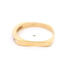 Anillo de Oro Amarillo 18K Cintillo con 7 Diamantes