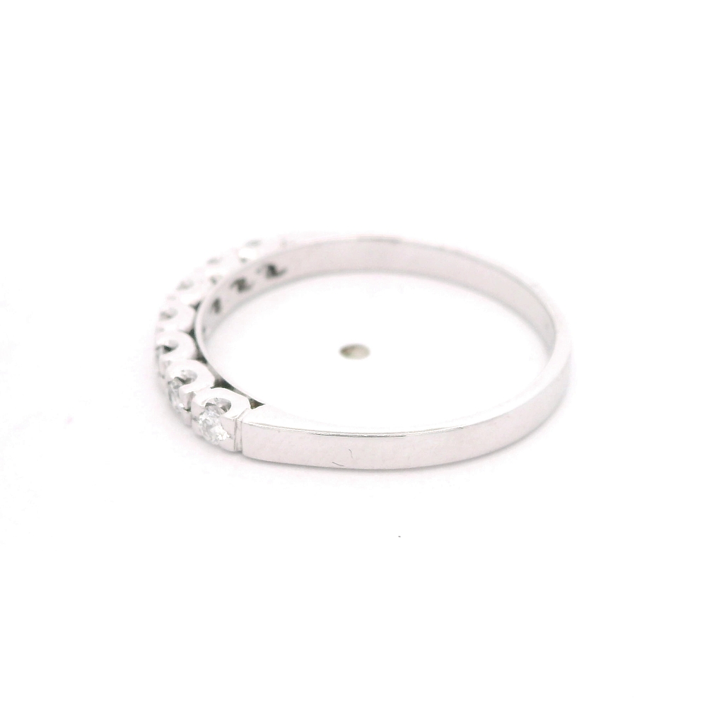 Anillo de Oro Blanco 18K Cintillo Rodinado con 7 Diamantes