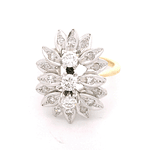 Anillo de Oro Bicolor 18K Flor con Diamantes