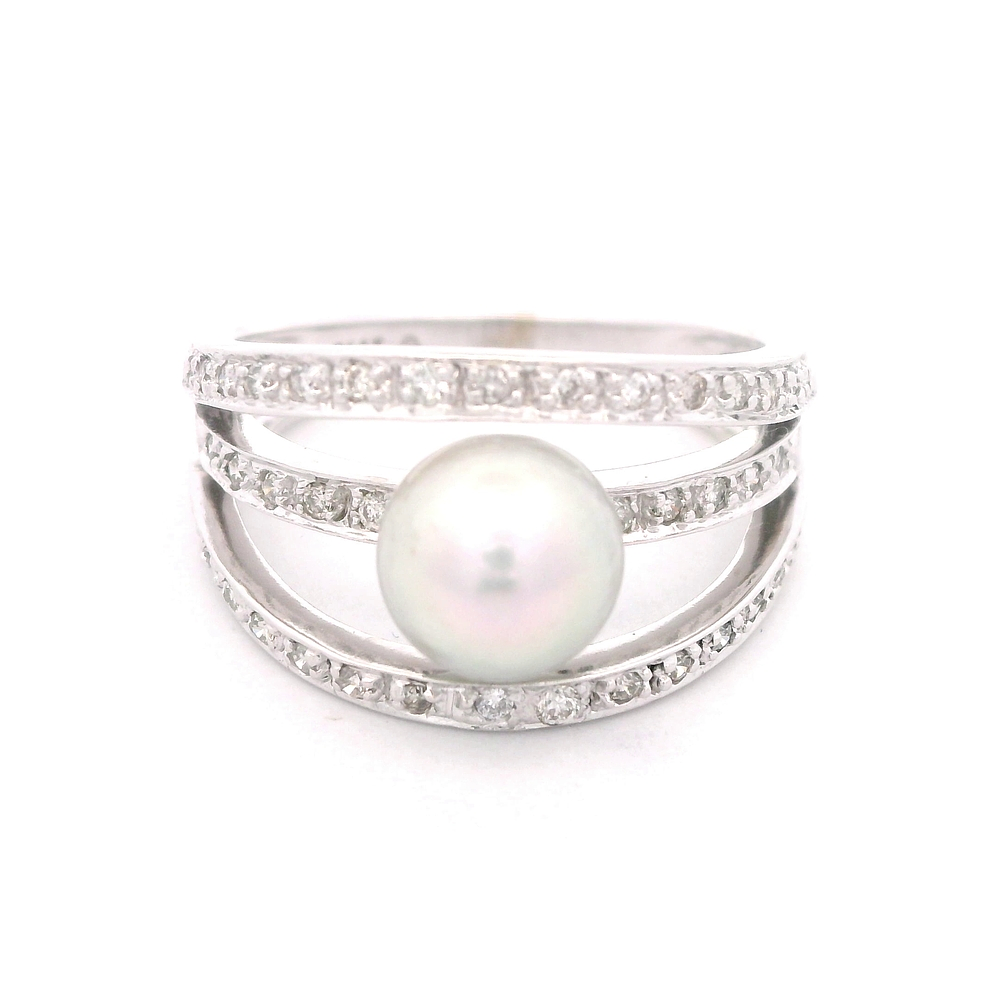 Anillo de Oro Blanco 14K Cintillo Tres Hileras Calado Rodinado con Diamantes y Perla Central