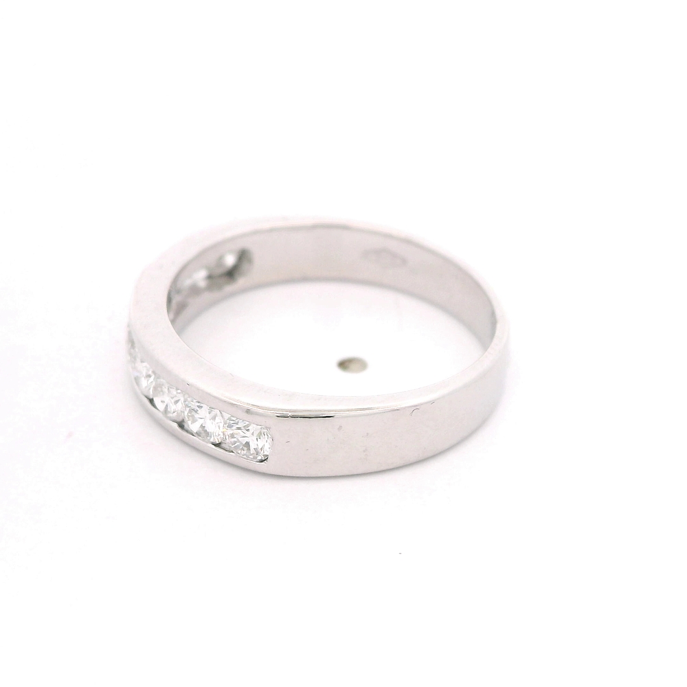 Anillo de Oro Blanco 18K Cintillo Rodinado con 9 Diamantes