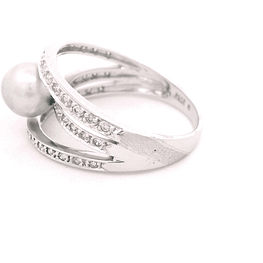 Anillo de Oro Blanco 14K Cintillo Tres Hileras Calado Rodinado con Diamantes y Perla Central