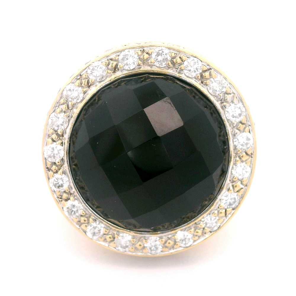 Anillo de Oro Amarillo 18K Sello Circular con Diamantes y Piedra Negra Central