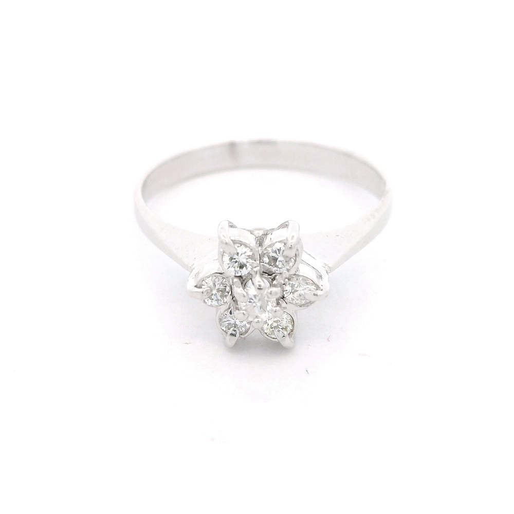 Anillo de Oro Blanco 18K Rosette Rodinado con 7 Diamantes