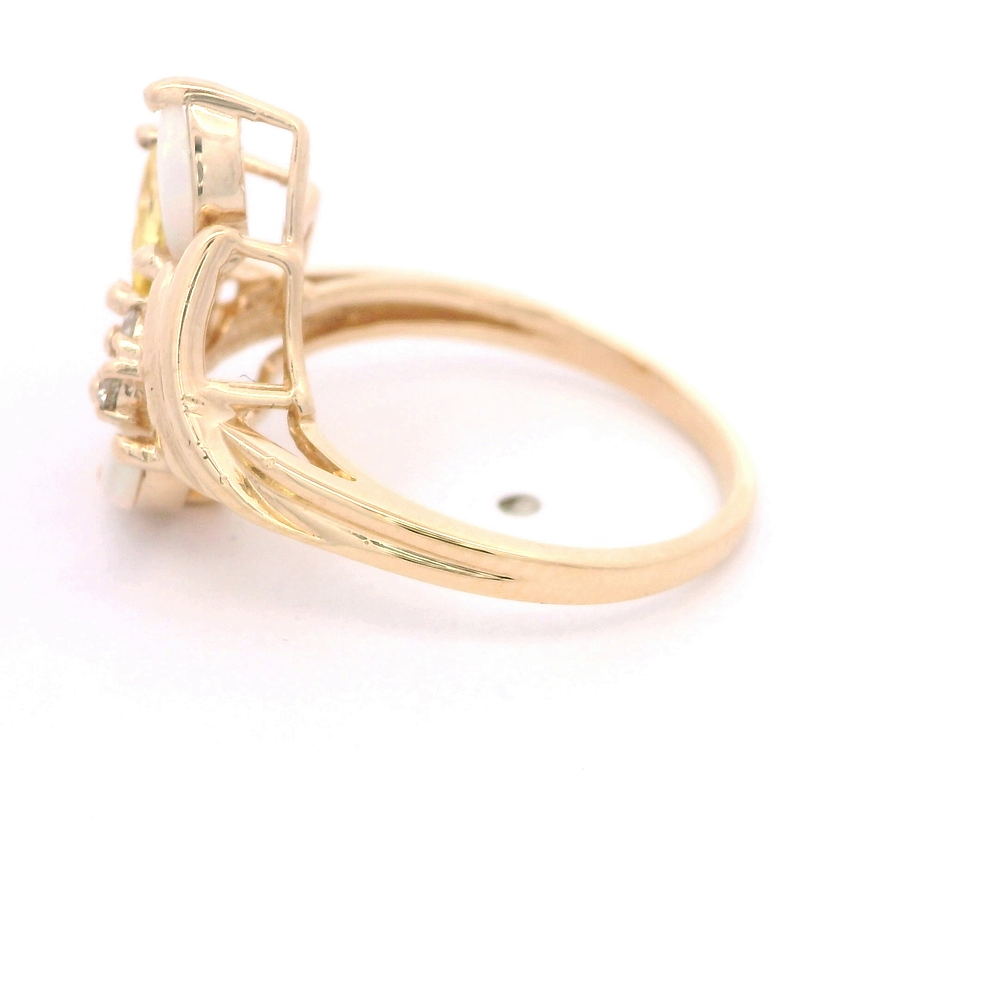 Anillo de oro amarillo 14K Flor Pistilos con Diamantes, Ópalos y Piedras Amarillas