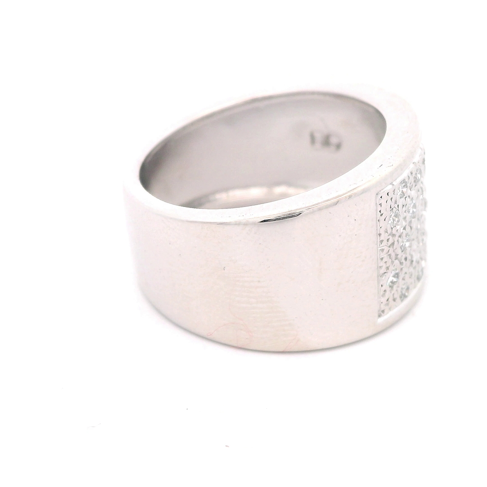 Anillo de Oro Blanco 18K Bombé Rodinado con 27 Diamantes