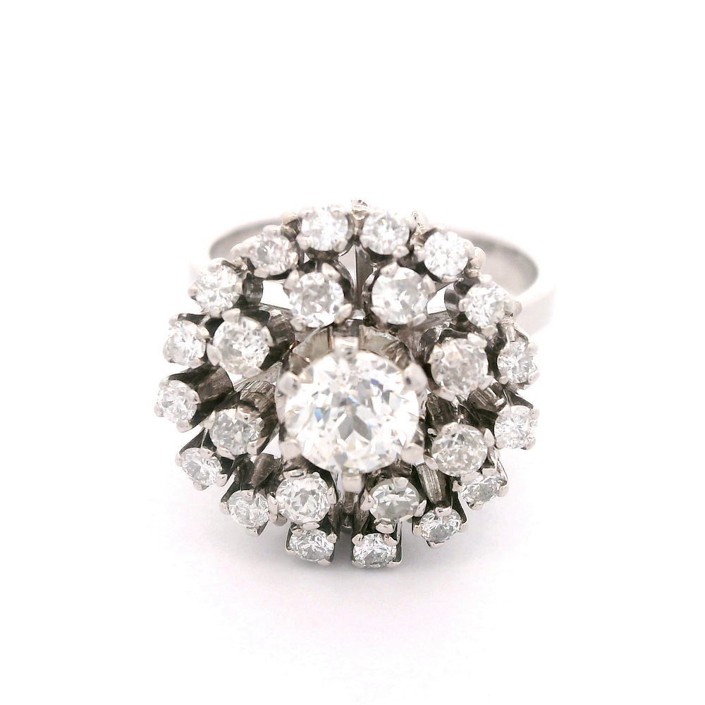 Anillo de Platino Pavé con Diamantes y Diamante Central Corte Antiguo