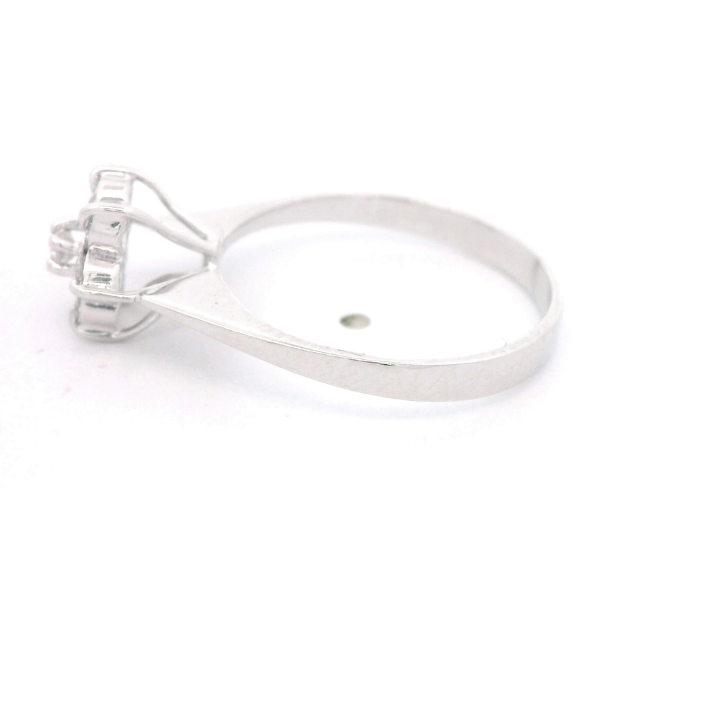 Anillo de Oro Blanco 18K Rosette Rodinado con 7 Diamantes