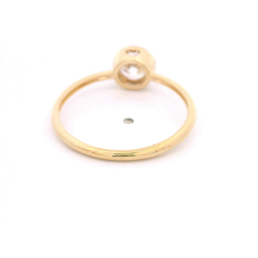 Anillo de Oro Amarillo 18K Punto de Luz