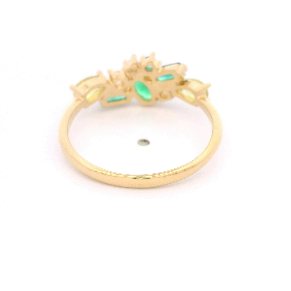 Anillo de Oro Amarillo 18K Cintillo con Piedras Geométricas