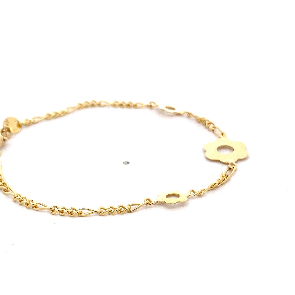 Pulsera de Oro Amarillo 18K Figaro 3x1 con 3 Dijes Flores