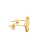 Aros de Oro Amarillo 18K Flor Trébol Tallada con Esferas