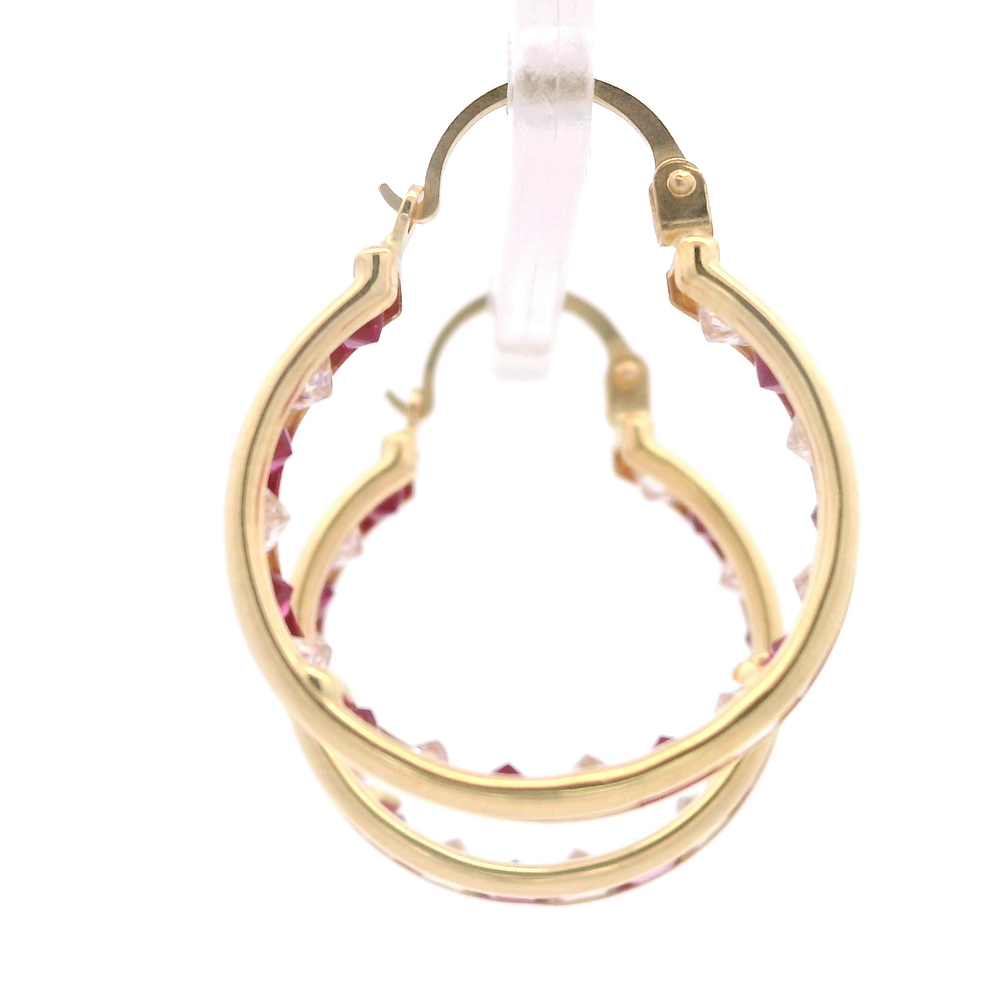 Aros de Oro Amarillo 18K Argolla con Piedras Incoloras y Fucsias