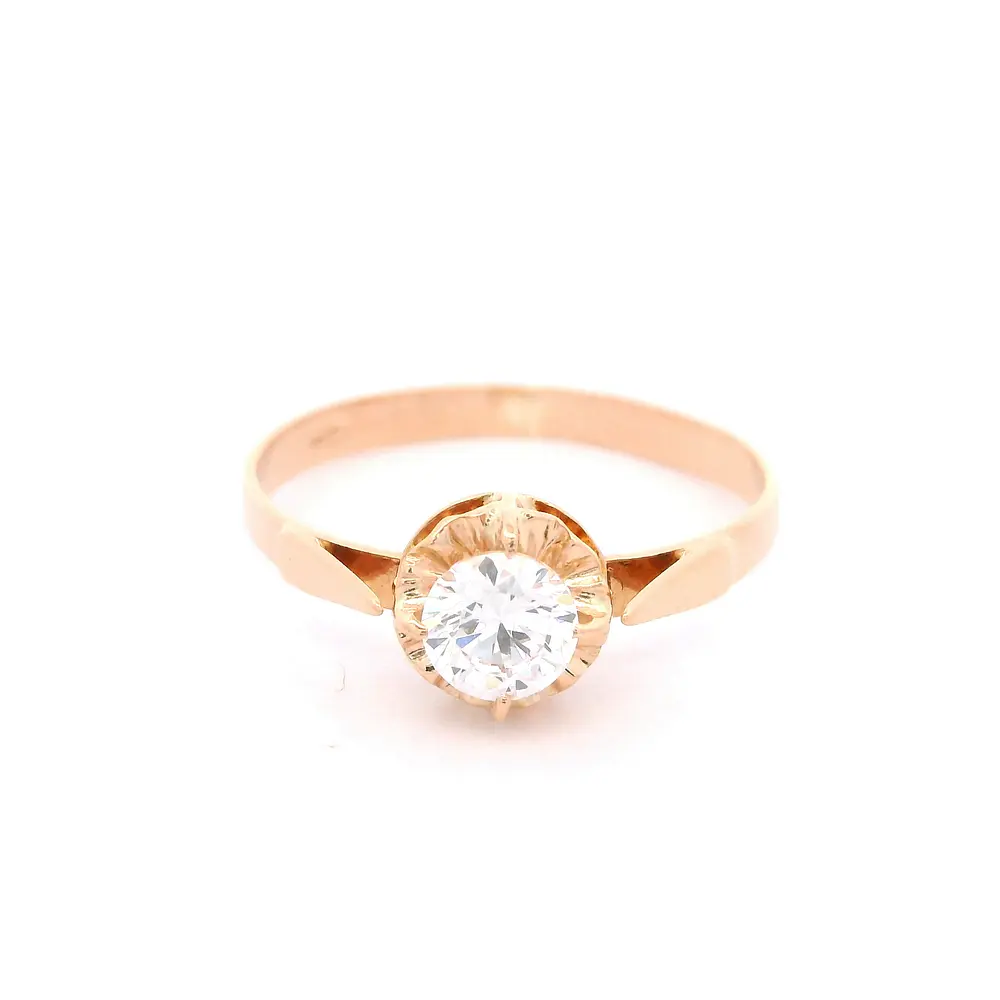 Anillo de Oro Amarillo 18K Chaton Circular