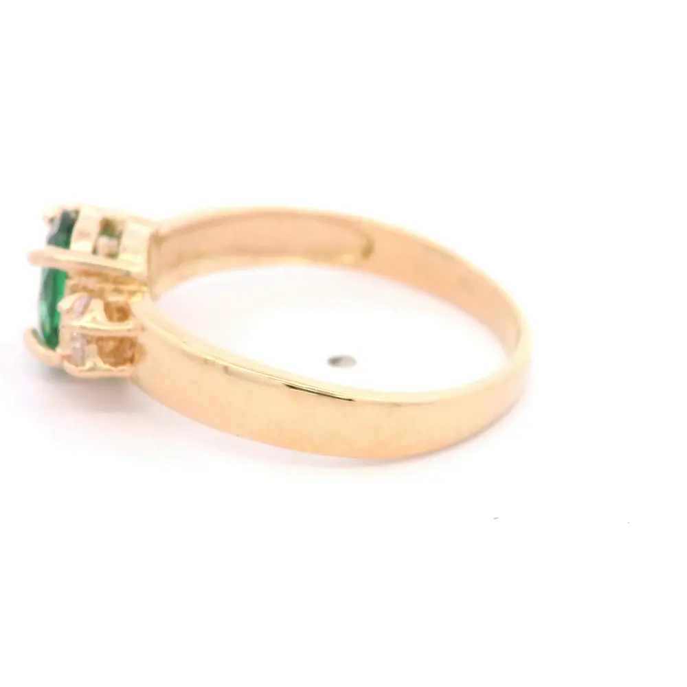 Anillo de Oro Amarillo 18K Ovalado