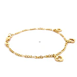 Pulsera de Oro Amarillo 18K Figaro 3x1 con 3 Dijes Corazones Calados