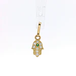 Colgante de Oro Amarillo 18K Mano de Fátima con Micropiedras Verdes e Incoloras