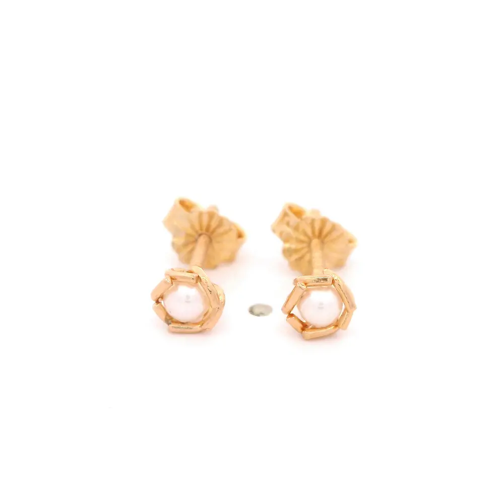 Aros de Oro Amarillo 18K Flor con 1 Perla