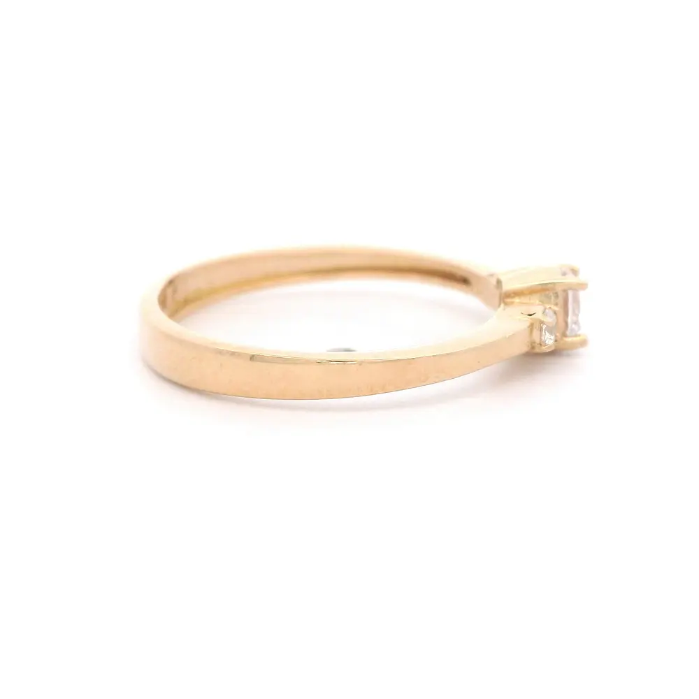 Anillo De Oro Amarillo 14K Trilogy Con 3 Piedras Incoloras