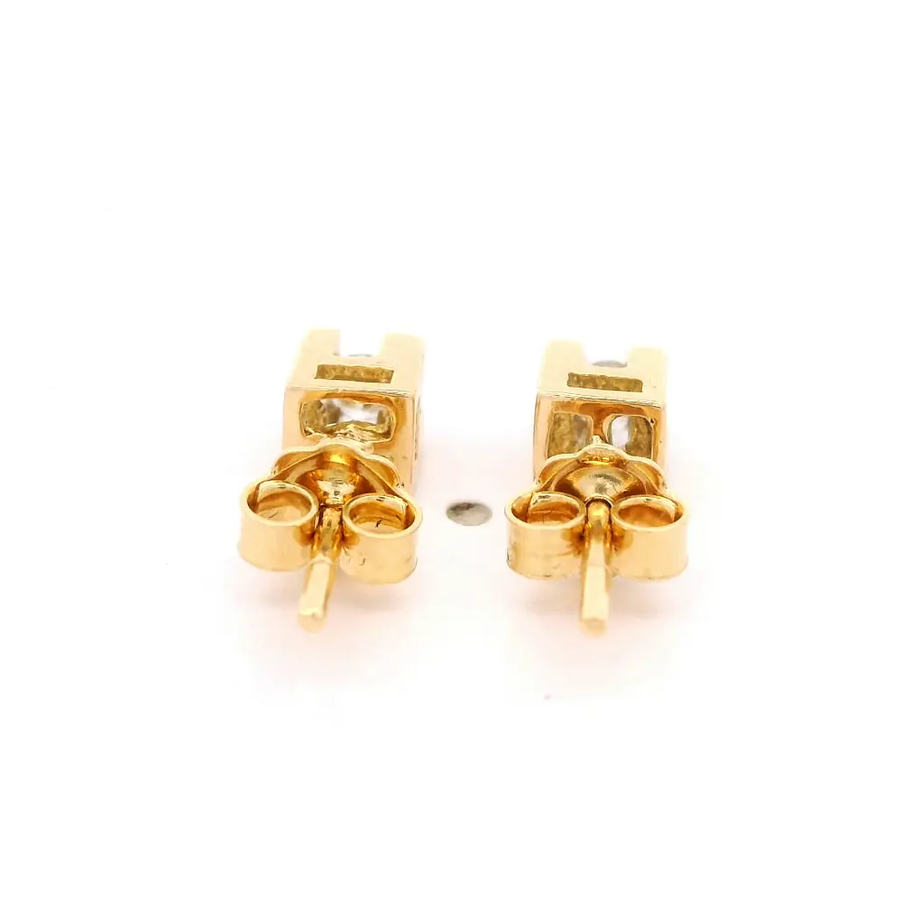 Aros Chatón Cuadrado 18K Oro Amarillo con Diamante