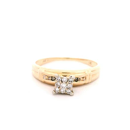 Anillo de Oro Amarillo 10K Solitario Cuadrado con 11 Diamantes