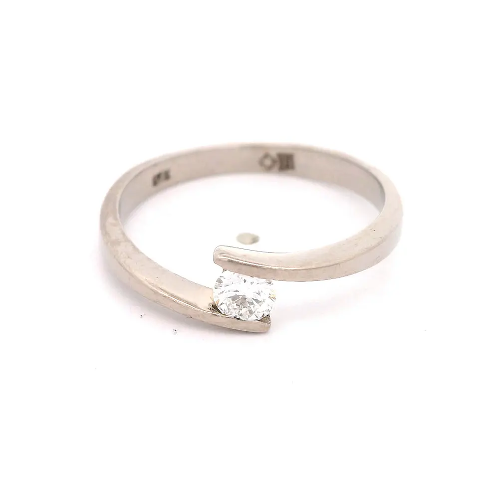 Anillo Solitario Crossed 18K Oro Blanco con Diamante