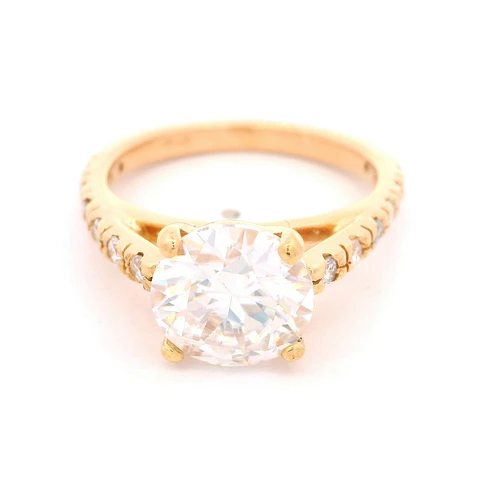 Anillo Solitario Cintillo 18K Oro Rosado con Moissanita y Diamantes